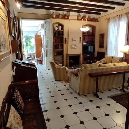 Homestay Casa Mo Sabadell